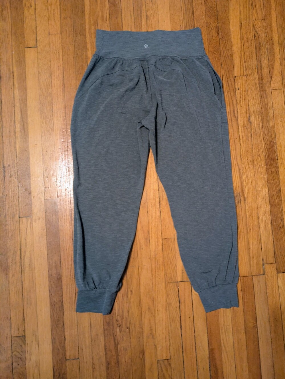 Athleta Salutation High rise jogger in sage size medium - Picture 5 of 9